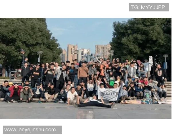 上海滑板队团队协作深度解析与其他城市队伍的对比研究 上海滑板队团队协作深度解析与其他城市队伍的对比研究