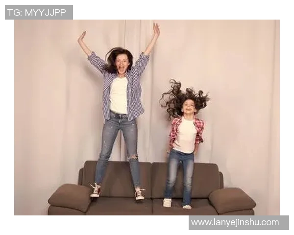 足球明星与母亲的深厚情感:从童年到辉煌成就的温暖陪伴与支持 足球明星与母亲的深厚情感:从童年到辉煌成就的温暖陪伴与支持