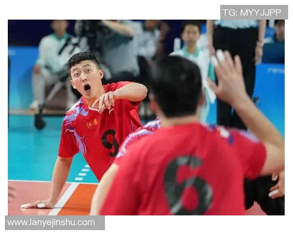 上海排球队的转型之路:从传统强队到现代化竞技先锋的蜕变之旅 上海排球队的转型之路:从传统强队到现代化竞技先锋的蜕变之旅